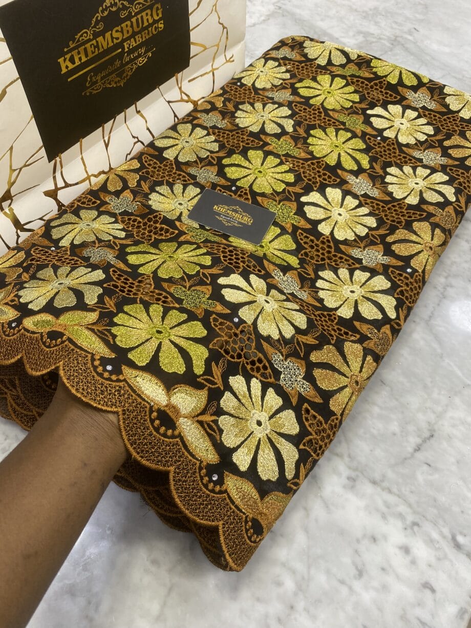 Vera Exclusive Lace