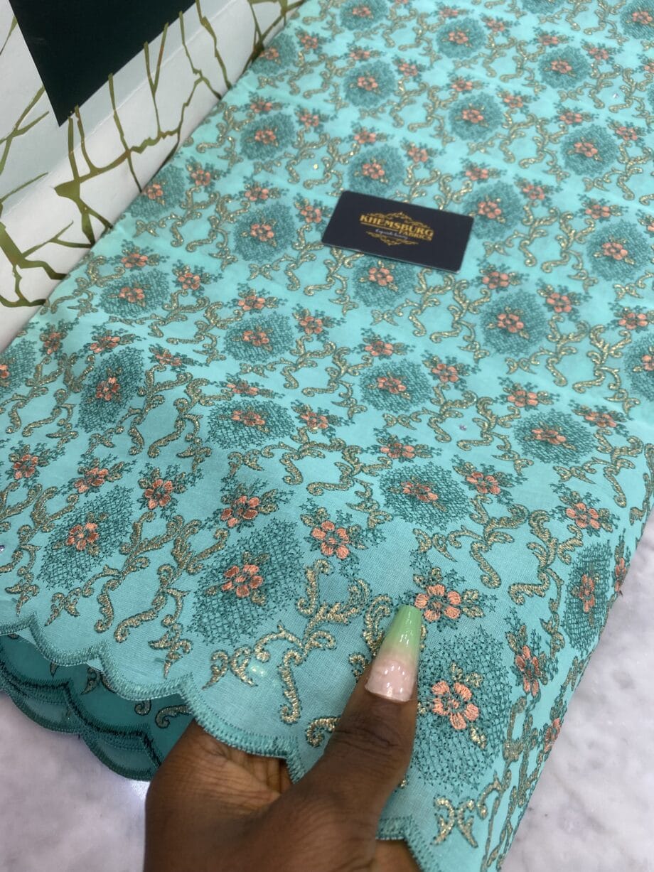 Farah Exclusive Lace